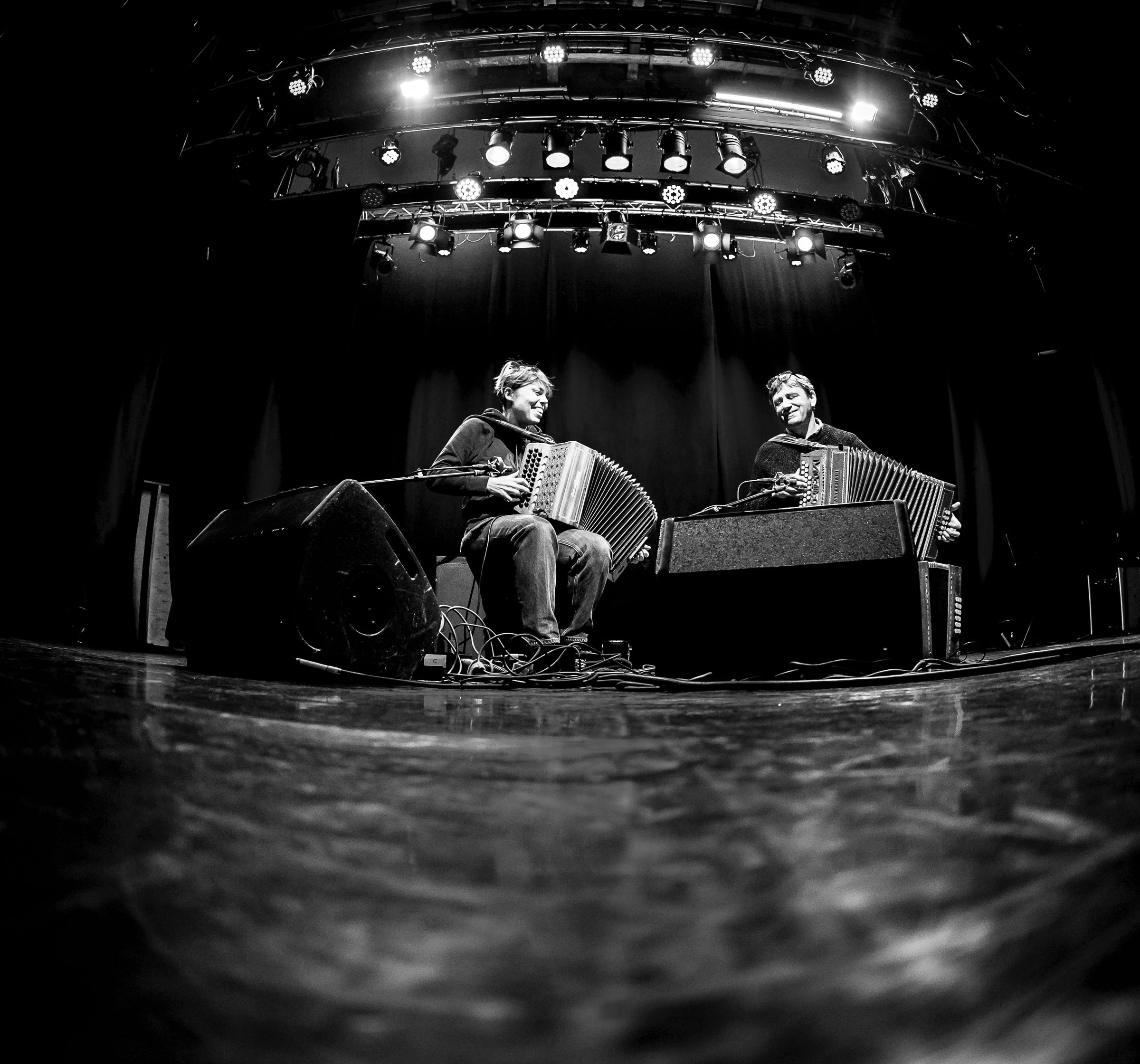 About Duo Niepold Cutting, concert and bal